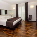 Western Biri Hotel Pádua