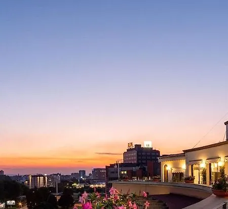 Western Biri 4*