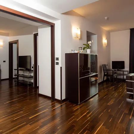 Hotel Western Biri Padwa