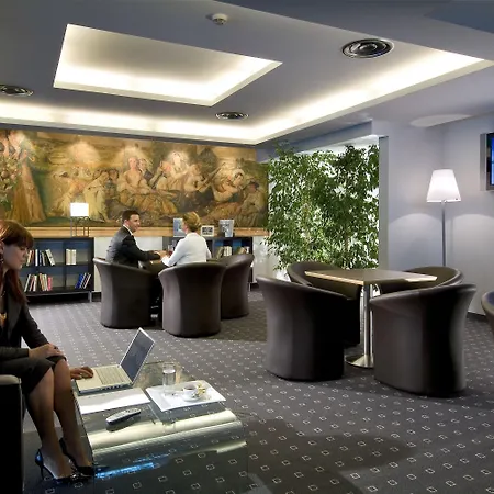 Western Biri Hotel Padwa