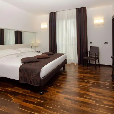 Western Biri Hotel Padua