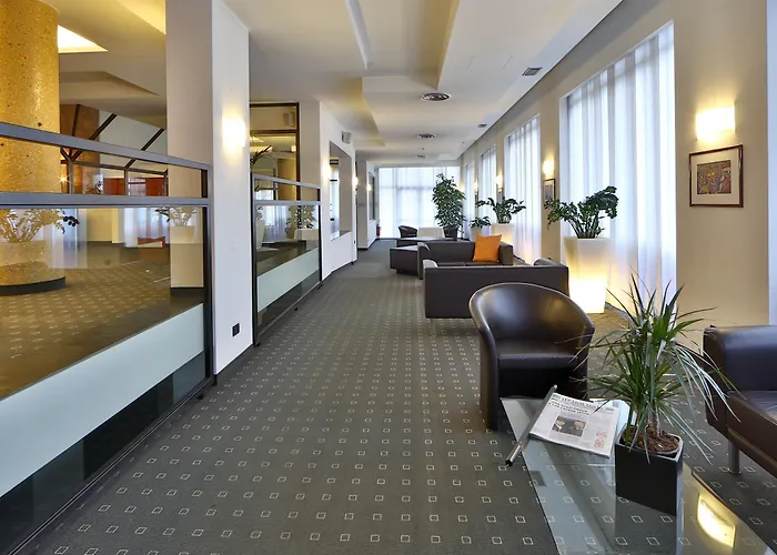 Western Biri 4* Padua