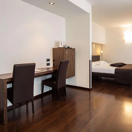 Отель Western Biri