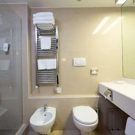 Western Biri Hotel