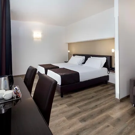 Szálloda Western Biri 4*