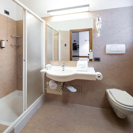 Western Biri 4* Padua