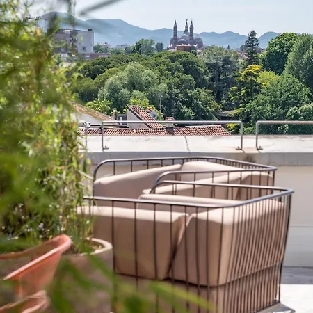 Отель Western Biri