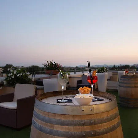 Western Biri Отель