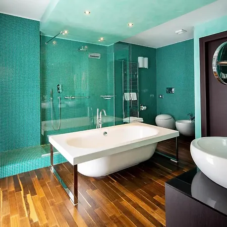 Western Biri Szálloda 4*